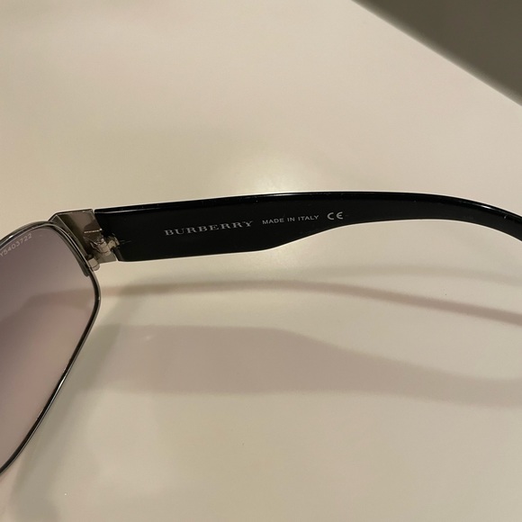 Unisex BURBERRY aviator sunglasses 
authenticity code scrip/right lens, Italy - Picture 4 of 7